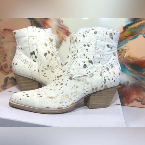 Dolce Vita | Silma Bootie Printed Cow Hair 🚨FIRM PRICE!🚨 - Picture 11 of 14